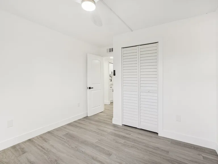 3704 Broadway #206 — Photo 9