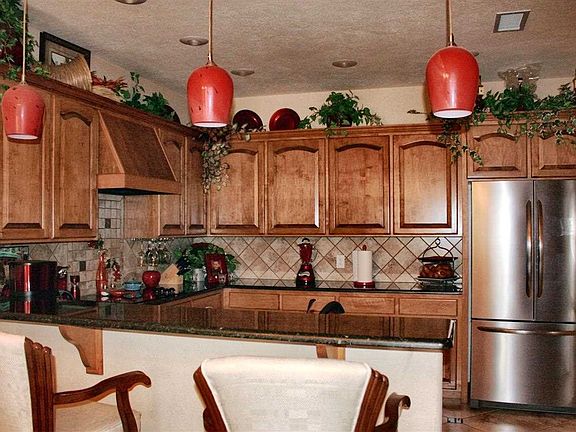 5th image of 8 Solana Ln