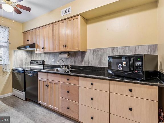 5th image of 141 Ascot Ct #26