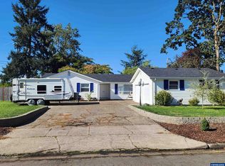 2909 S Shore Dr SE, Albany, OR 97322