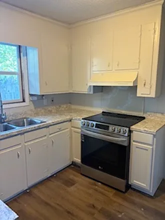 4018 Pine Cone Dr — Photo 3