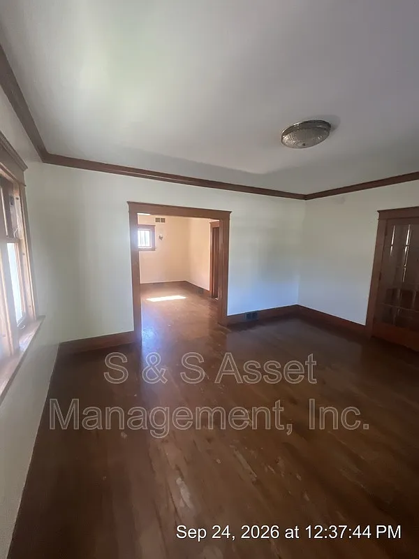 3 bed, 2.0 bath, 1344 sqft, $1,950 — Photo 3