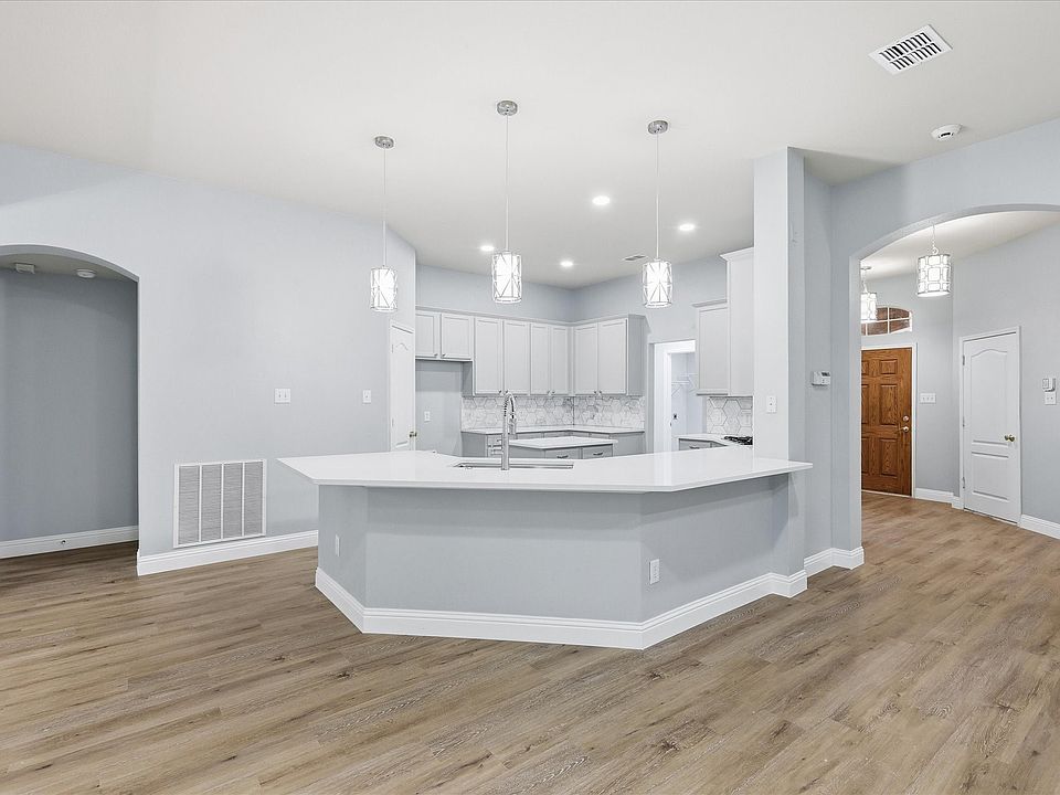 1st image of 2616 Hollow Ridge Dr