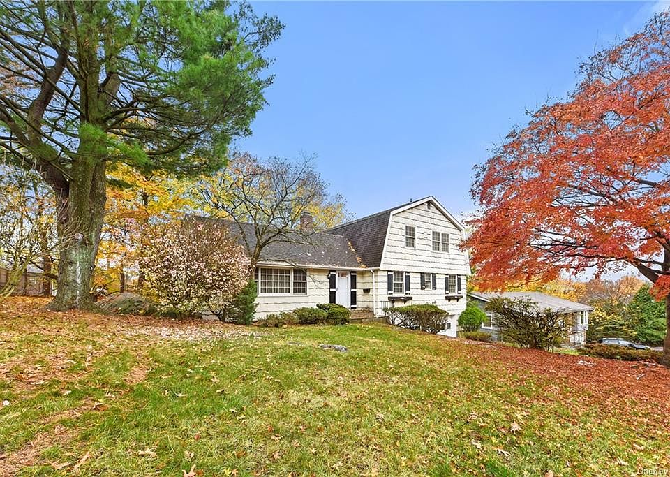 1st image of 32 Sycamore Ln