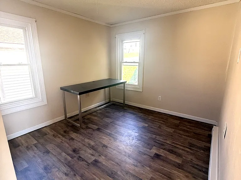 841 Hill St — Photo 6