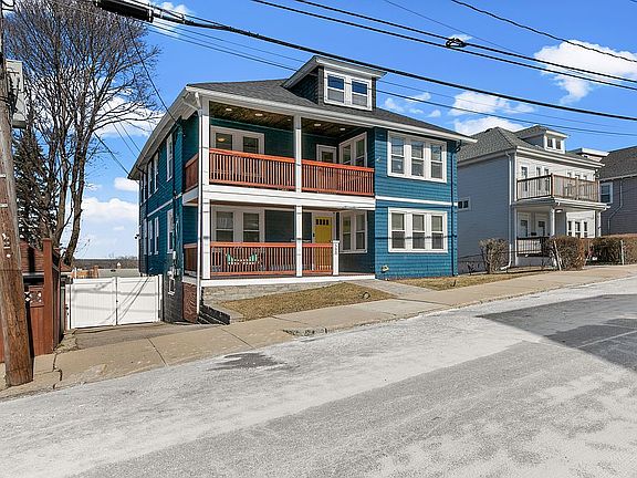 3rd image of 588 Beech St Floor 2