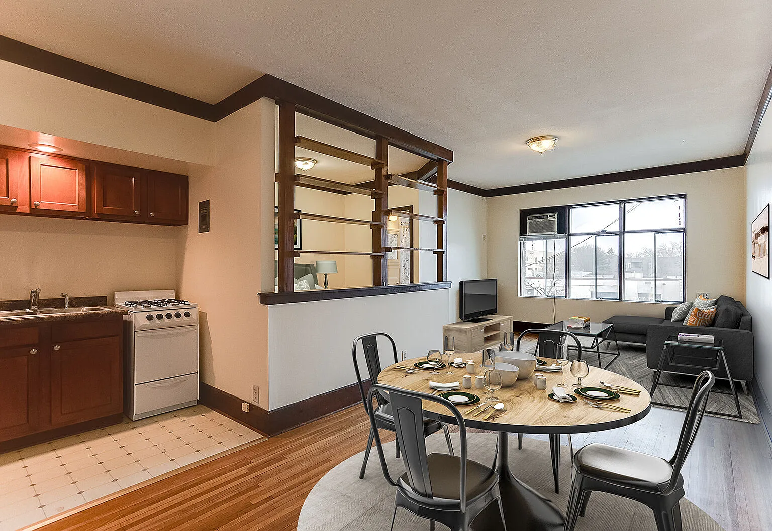 Lakesbury Apartments — Photo 4