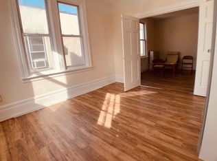 21-31 29th St #2A1, Astoria, NY 11105