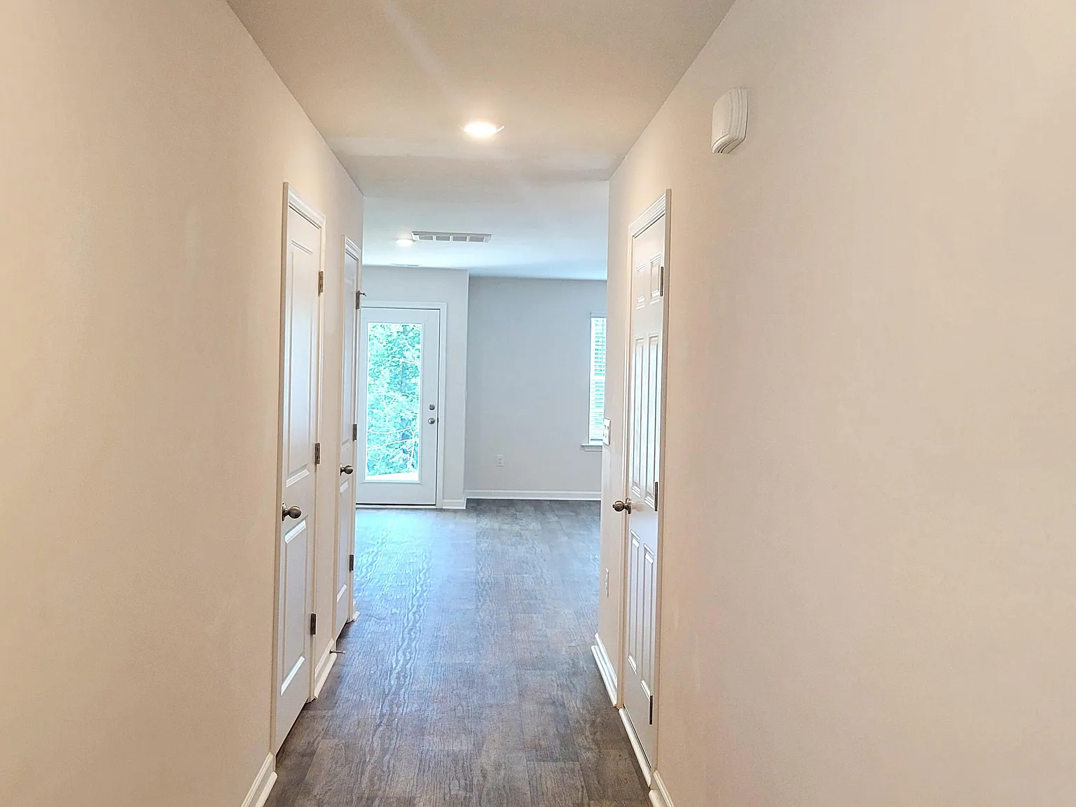 3 bed, 2.5 bath, 1418 sqft, $1,700 — Photo 4