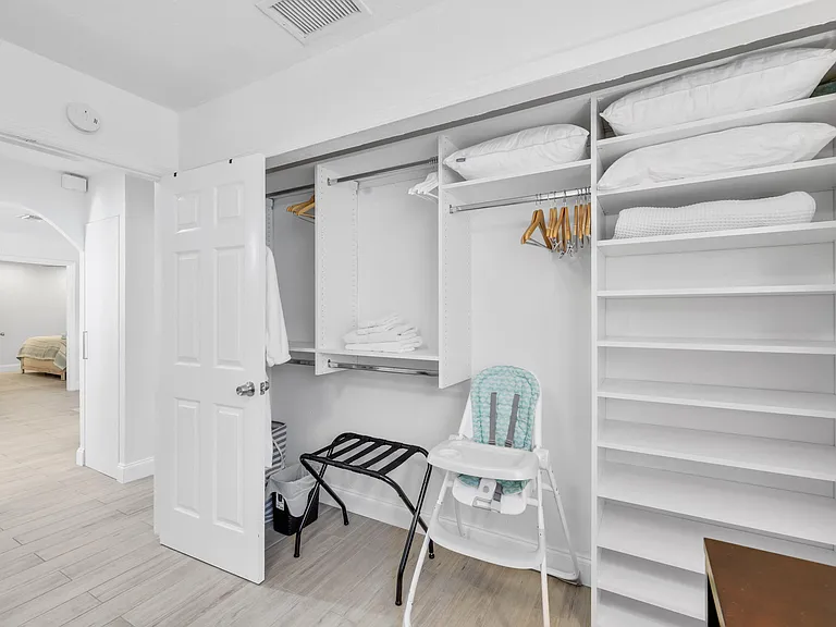 342 SW 14th St — Photo 31