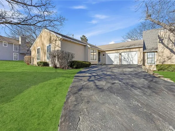 12316 W 107th Ter, Overland Park, KS 66210