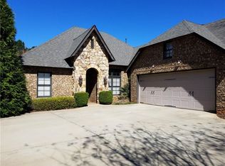 740 Oakdale Dr, Auburn, AL 36830