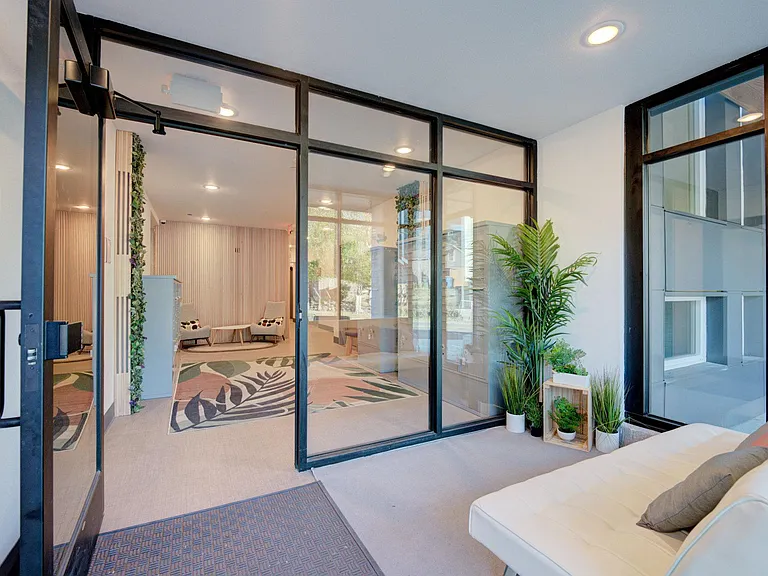 Viola Apartments — Photo 10