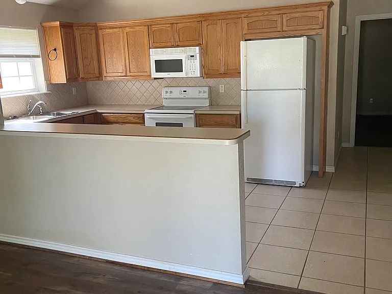 231 Bluebonnet St — Photo 7