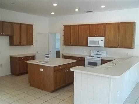 3rd image of 104 Woodpecker Ct