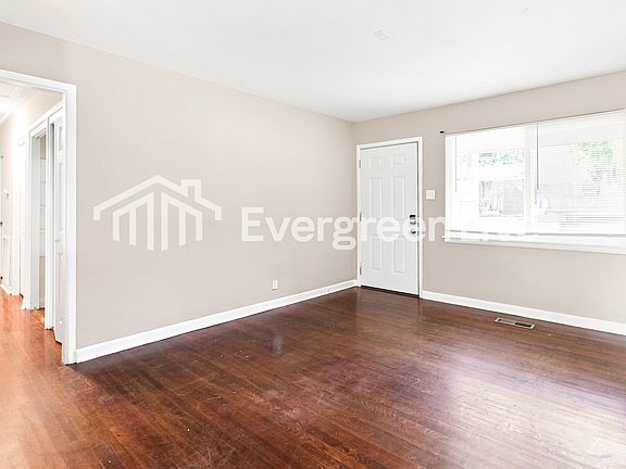 3rd image of 8 Barbara Dr