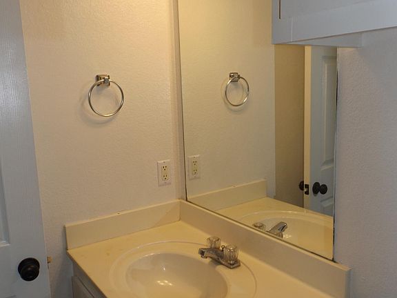 5th image of 920 Andrews St #920