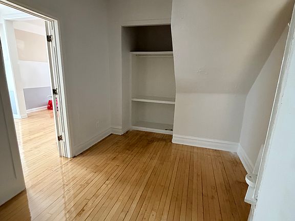 3rd image of 3626 W Dickens Ave Unit 1