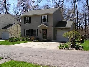 2nd image of 4898 Lakeview Dr