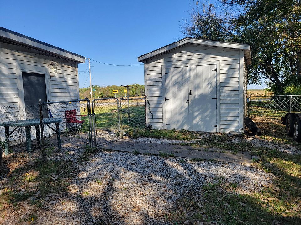 2nd image of 10443 Commercial Street