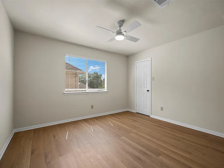 4922 Moss Run Dr — Photo 21