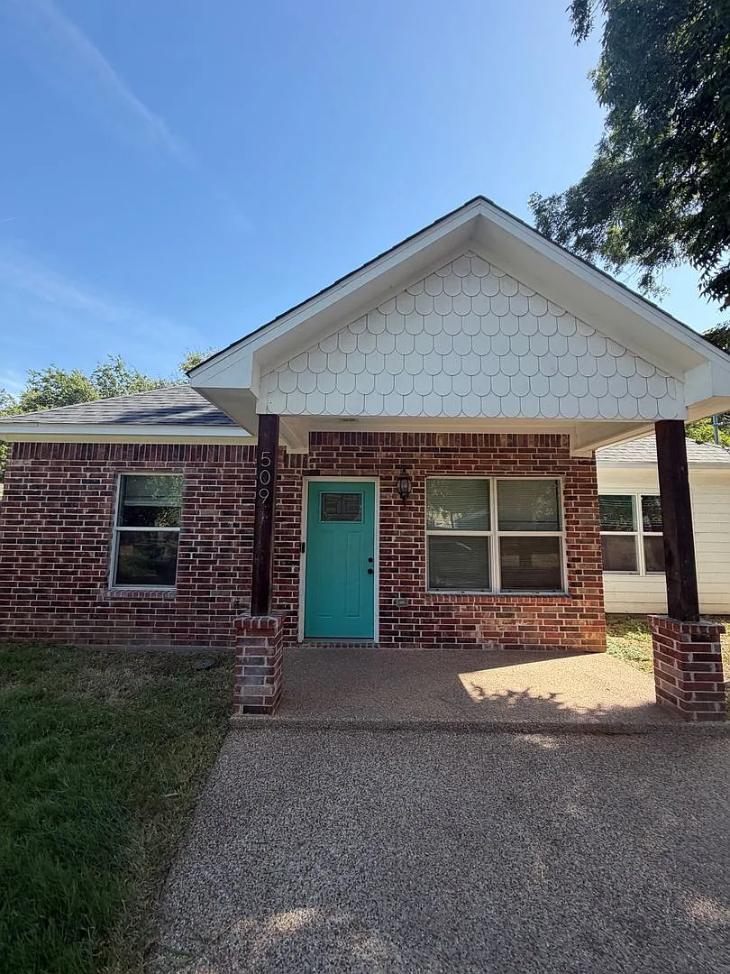 Now Leasing Modern 3-Bedroom Home Near Downtown Waco! — Photo 1