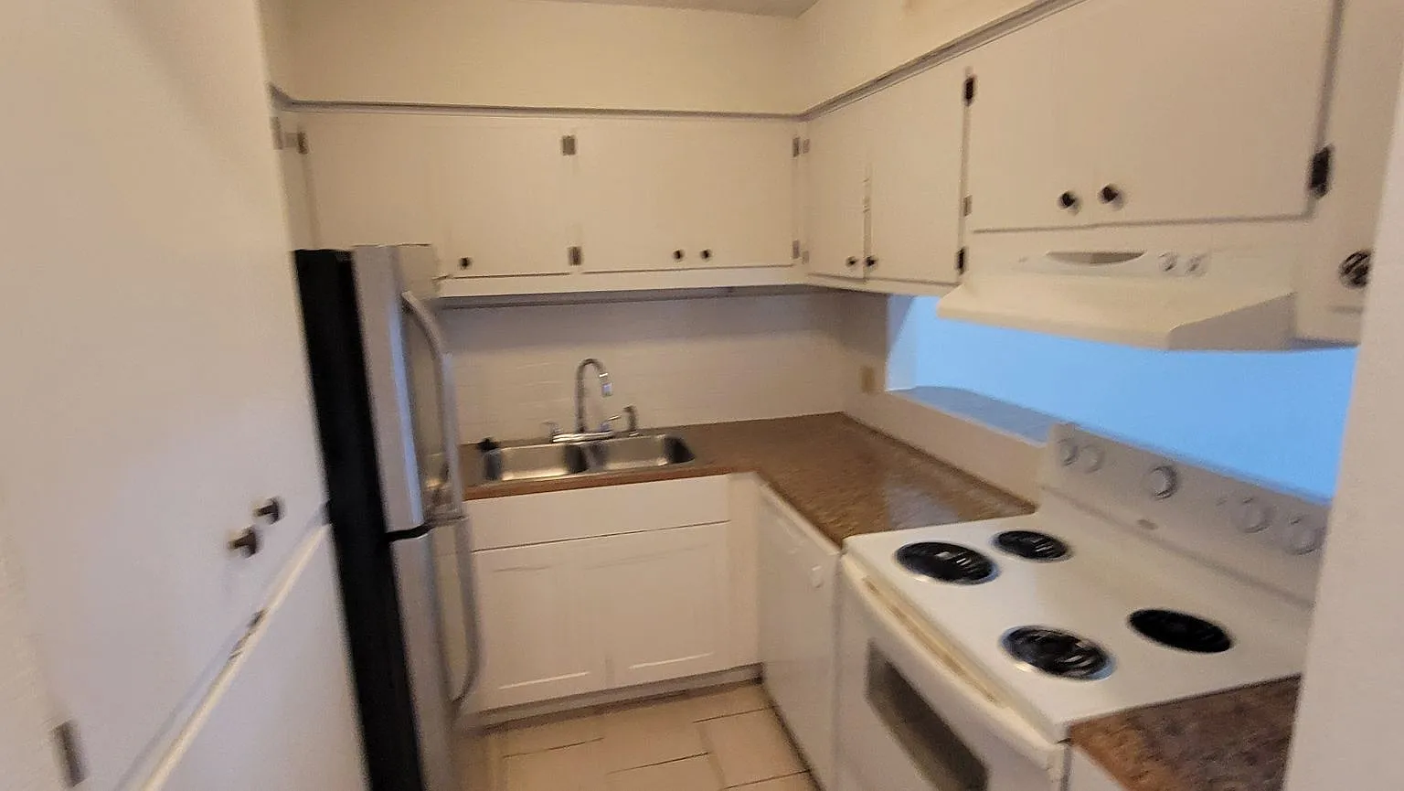 1221 W. Hopkins St — Photo 4