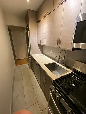 Rented by Apartment Luxe Realty Group, Inc | media 46