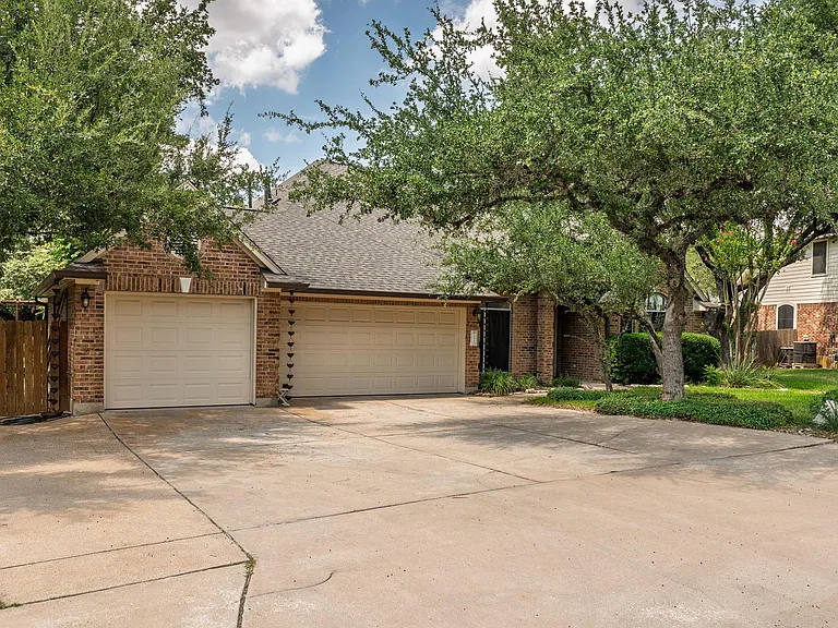 8908 Pepper Rock Dr — Photo 2