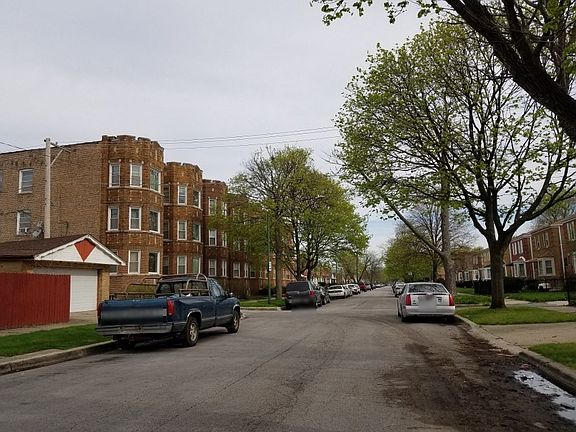 4th image of 10826 S Eberhart Ave