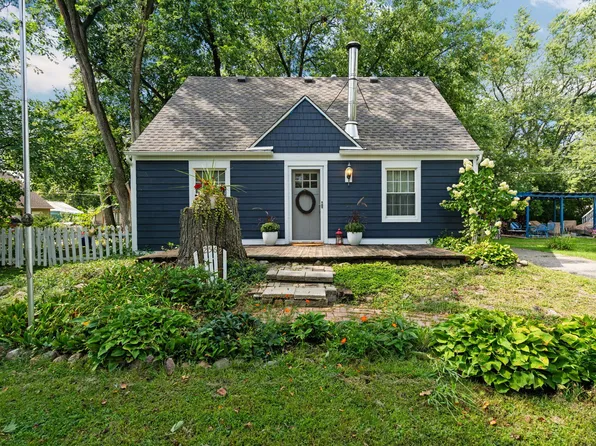 2562 Fernwood Ave, Ann Arbor, MI 48104