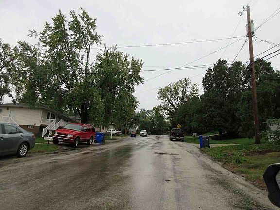 Exterior Neighborhood (street photo)