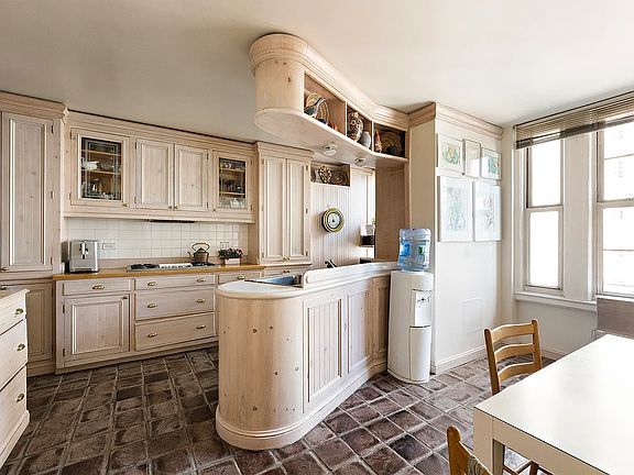 5th image of 815 Park Ave APT 8A