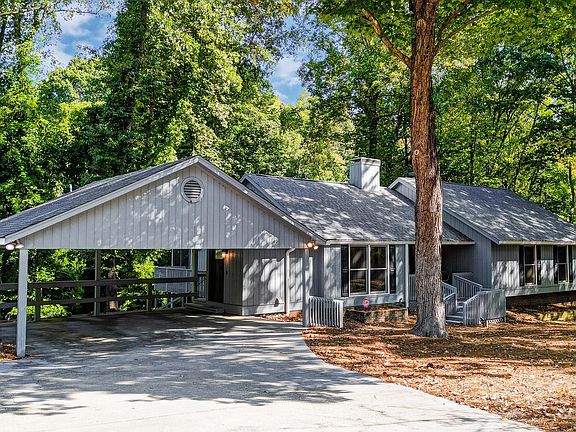 2nd image of 35 Honeysuckle Woods