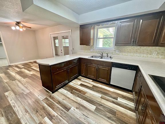 5th image of 138 Chaperal Dr