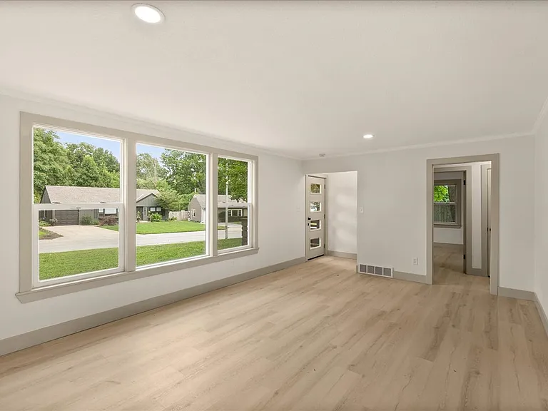 7522 High Dr — Photo 5