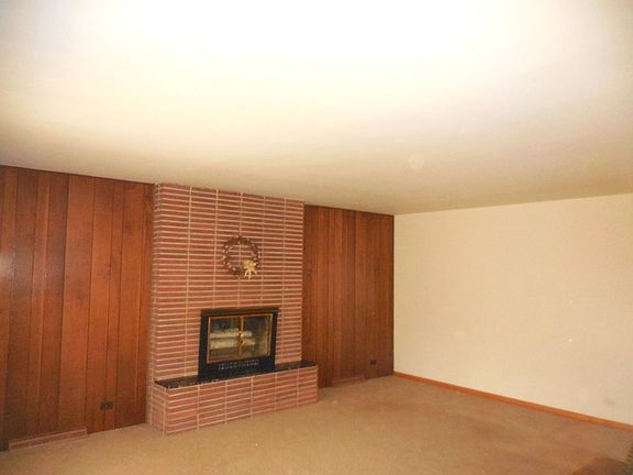 3rd image of 9217 S Massasoit Ave