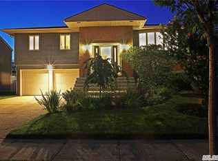 91 Ivy Ln, Long Beach, NY 11561