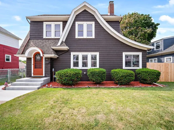 717 Menomonee AVENUE, South Milwaukee, WI 53172
