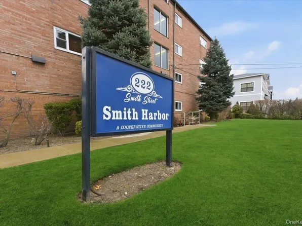 222 Smith Street #2E, Freeport, NY 11520