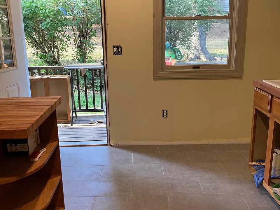 Deck noted at entryway