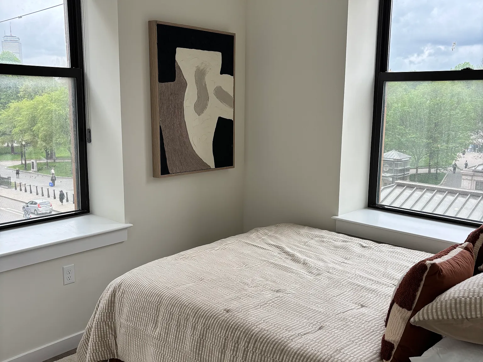 4 bed, 914 sqft, $6,900 — Photo 4
