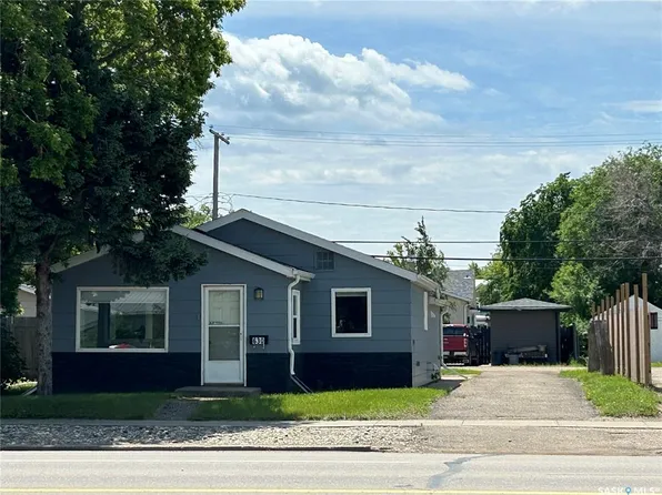 630 4th STREET, Estevan, SK S4A 0V5