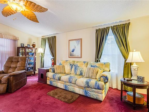 5th image of 280 Grosbeak Ln