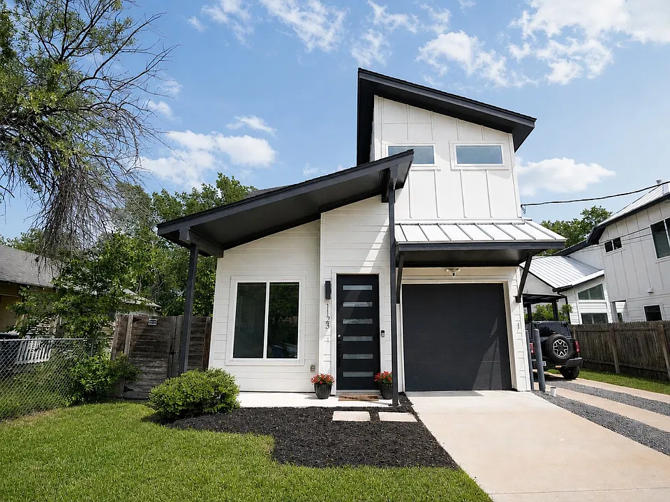 1123 Omega Ave #1