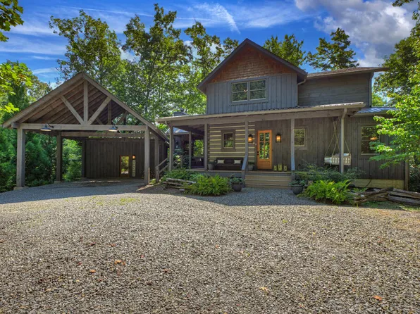 199 N Hiawatha Trl, Blue Ridge, GA 30513