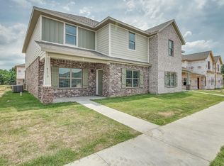 1249 N Rupple Rd, Fayetteville, AR 72704