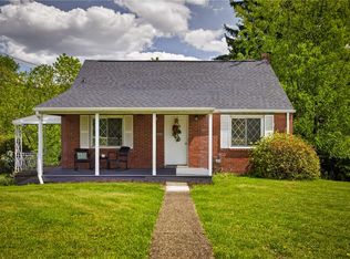 5767 Smith Dr, Bethel Park, PA 15102