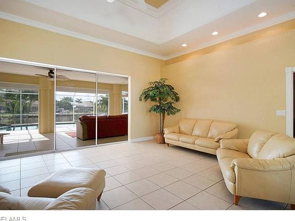 3rd image of 1215 SE 20th Ct