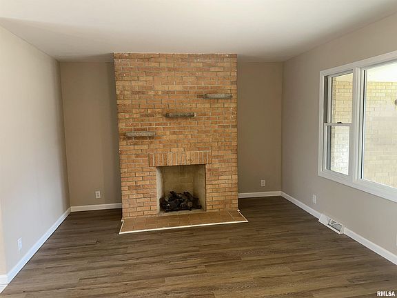 4th image of 107 N Anson St